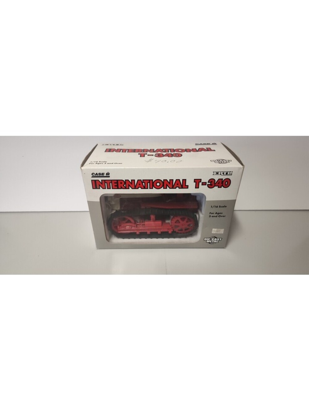 ERTL Case IH International T-340 Crawler Tractor 1/16 Diecast 4734DO NIB 1996